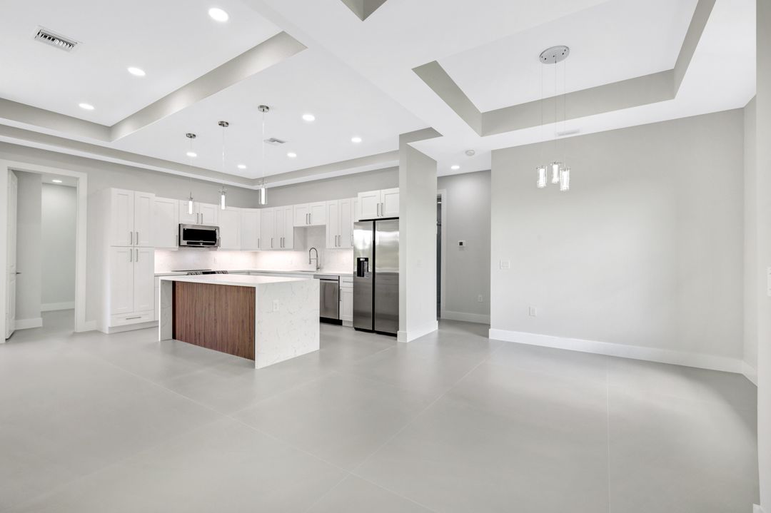 4321 60th Ave NE, Naples, FL 34120