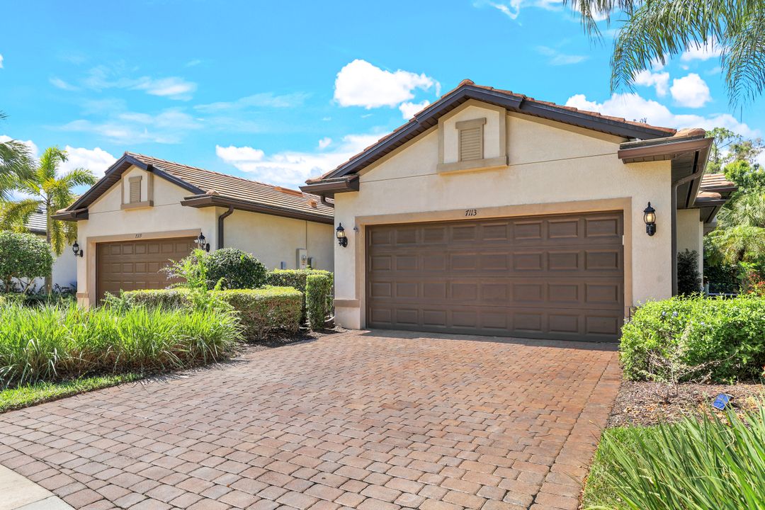 7113 Live Oak Dr, Naples, FL 34114