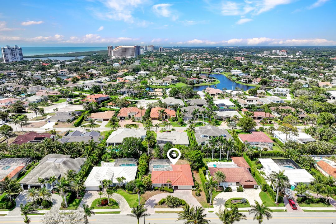 529 Neapolitan Way, Naples, FL 34103