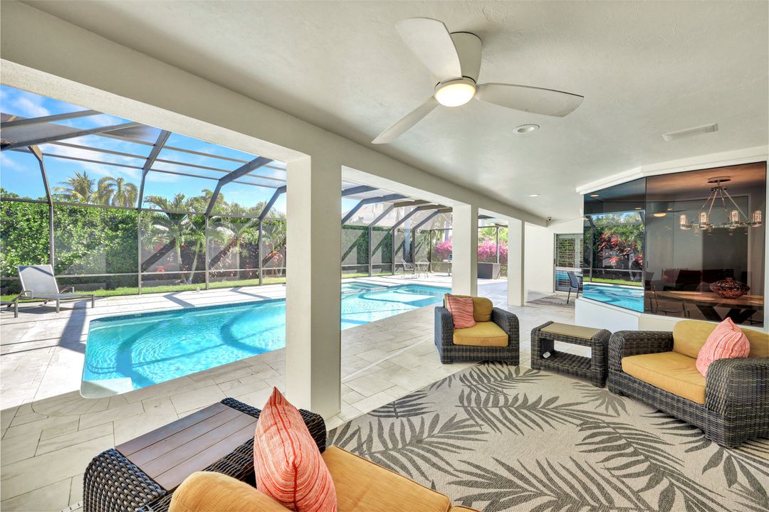 557 Parkwood Ln, Naples, FL 34103