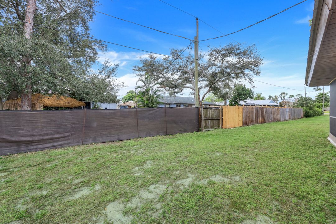 9052 Murcott Dr W, Fort Myers, FL 33967