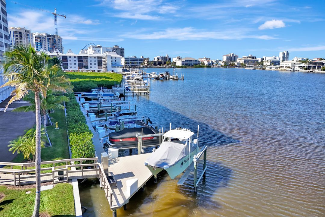 410 Flagship Dr #501, Naples, FL 34108