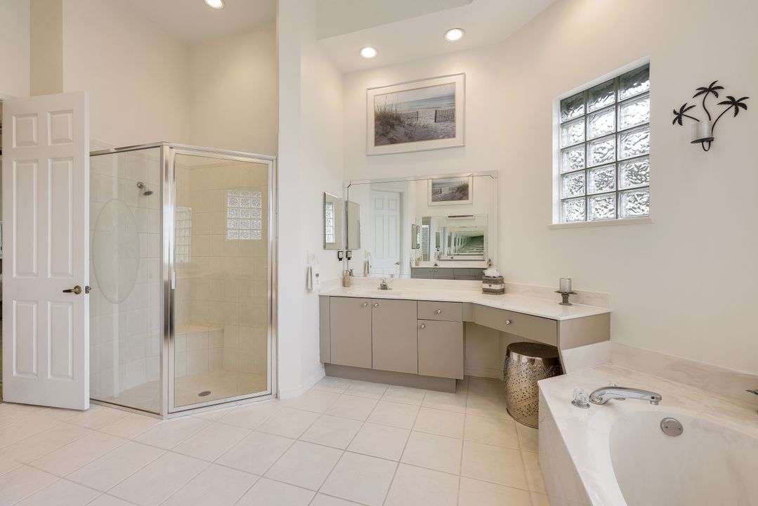 3201 Brookeview Ct, Naples, FL 34120