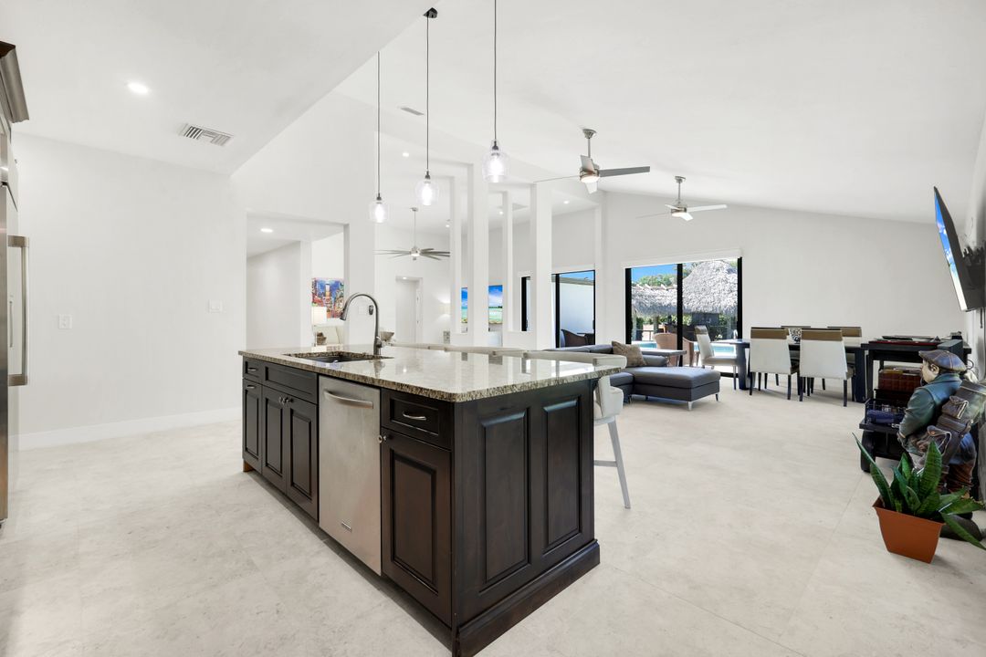 5630 Copper Leaf Ln, Naples, FL 34116