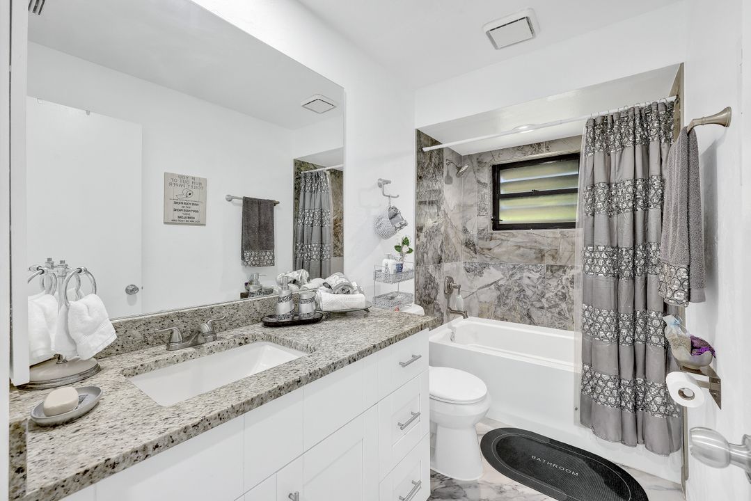 113 Pinebrook Dr, Fort Myers, FL 33907