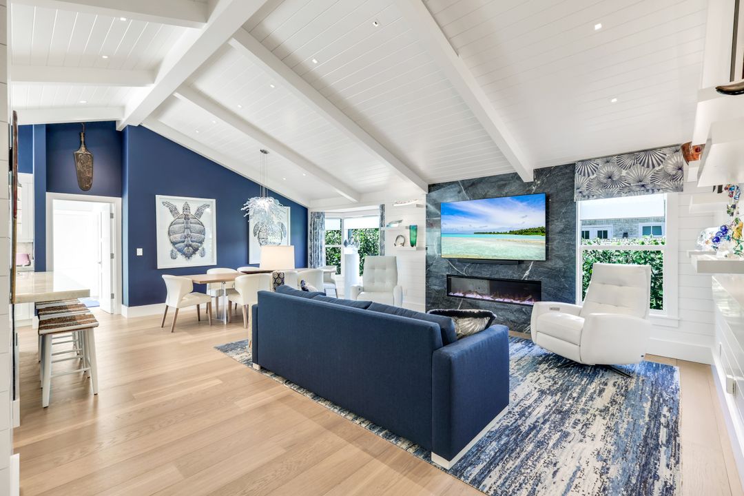 812 Tallow Tree Ct, Naples, FL 34108