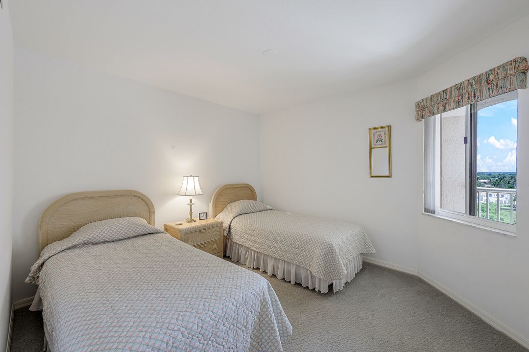 40 Seagate Dr #702, Naples, FL 34103