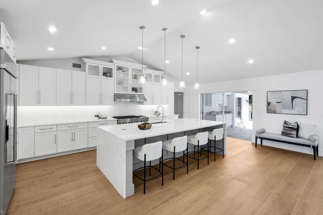 12888 Valewood Dr, Naples, FL 34119