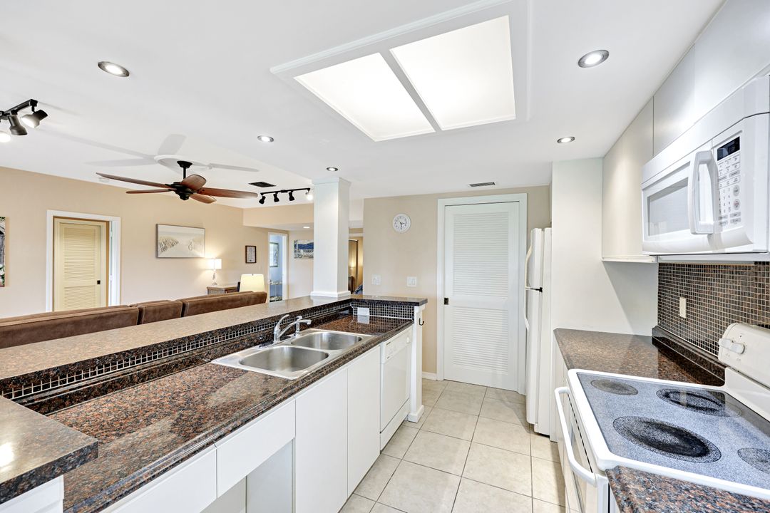 64 4th St #B201, Bonita Springs, FL 34134