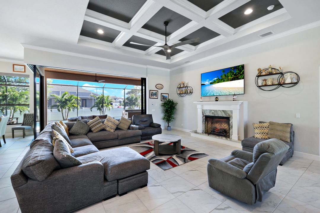 605 SW 39th Ave, Cape Coral, FL 33991