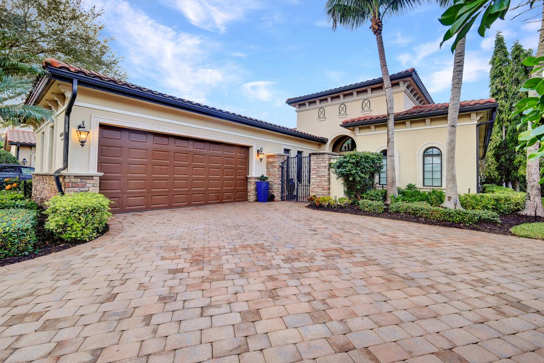 16830 Cabreo Dr, Naples, FL 34110