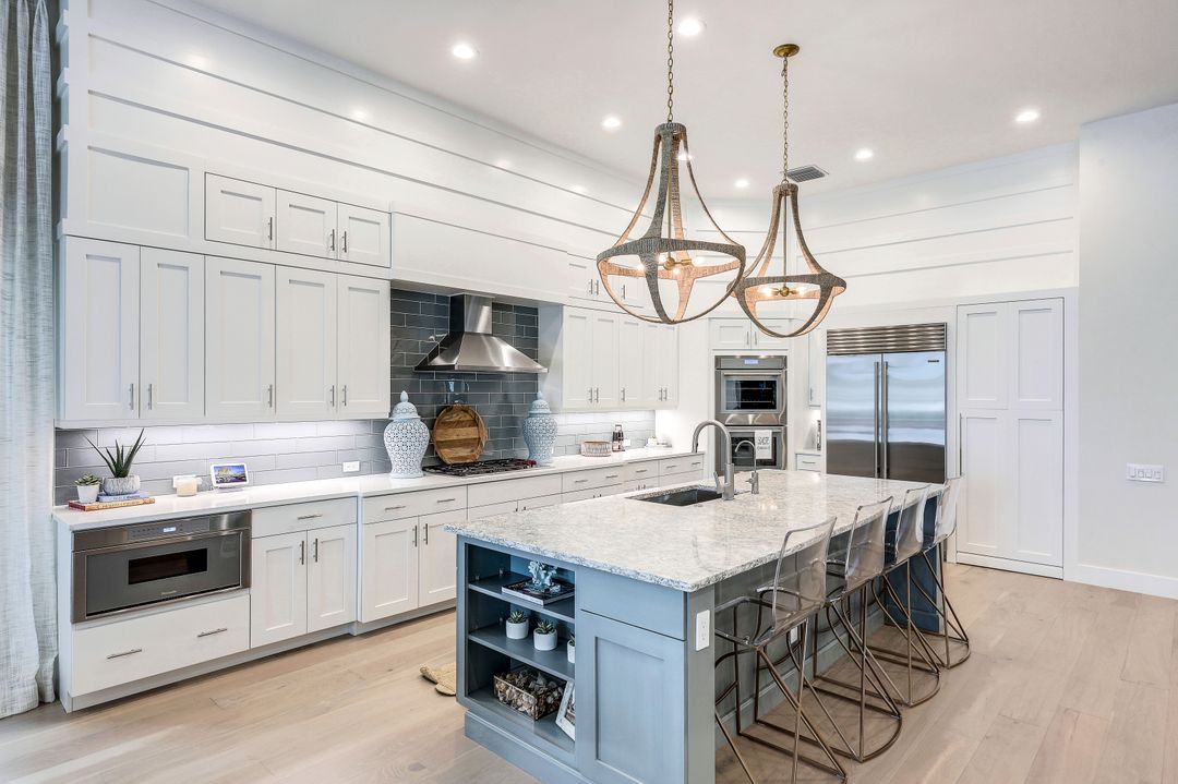 10461 Trevi Isle Wy, Miromar Lakes, FL 33913