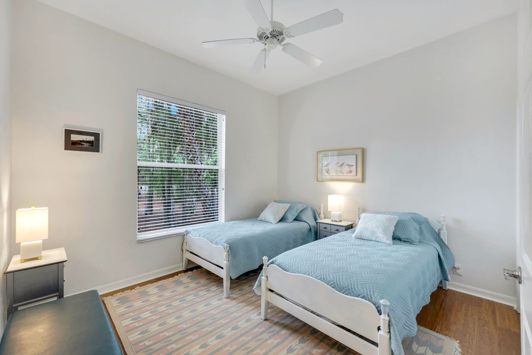 8621 Gleneagle Way, Naples, FL 34120
