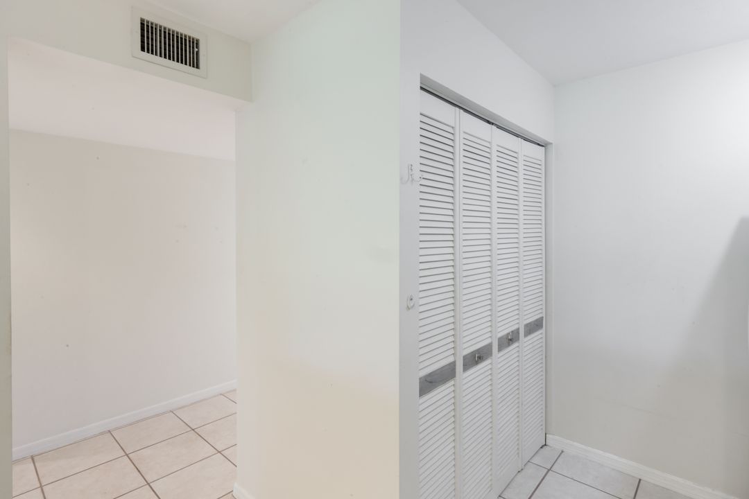 1228 Commonwealth Cir #203, Naples, FL 34116