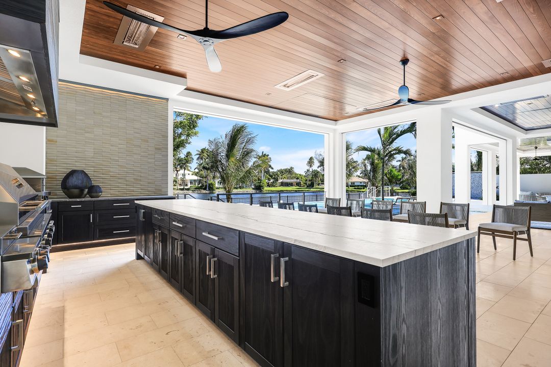 476 Palm Cir W, Naples, FL 34102