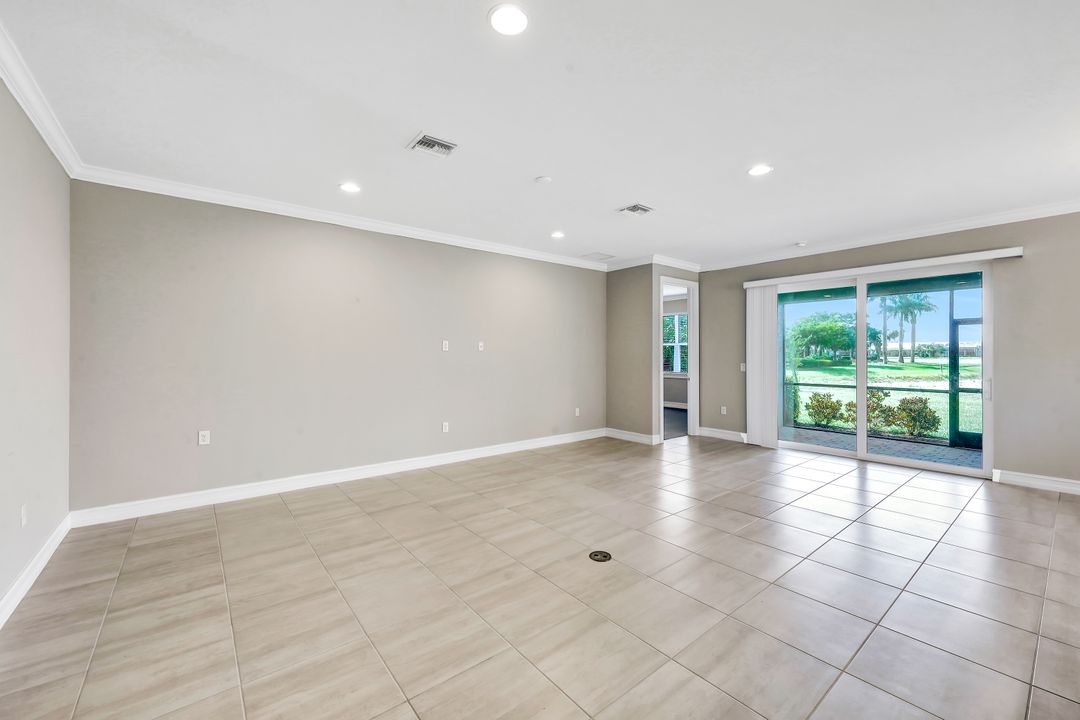 14704 Kelson Cir, Naples, FL 34114