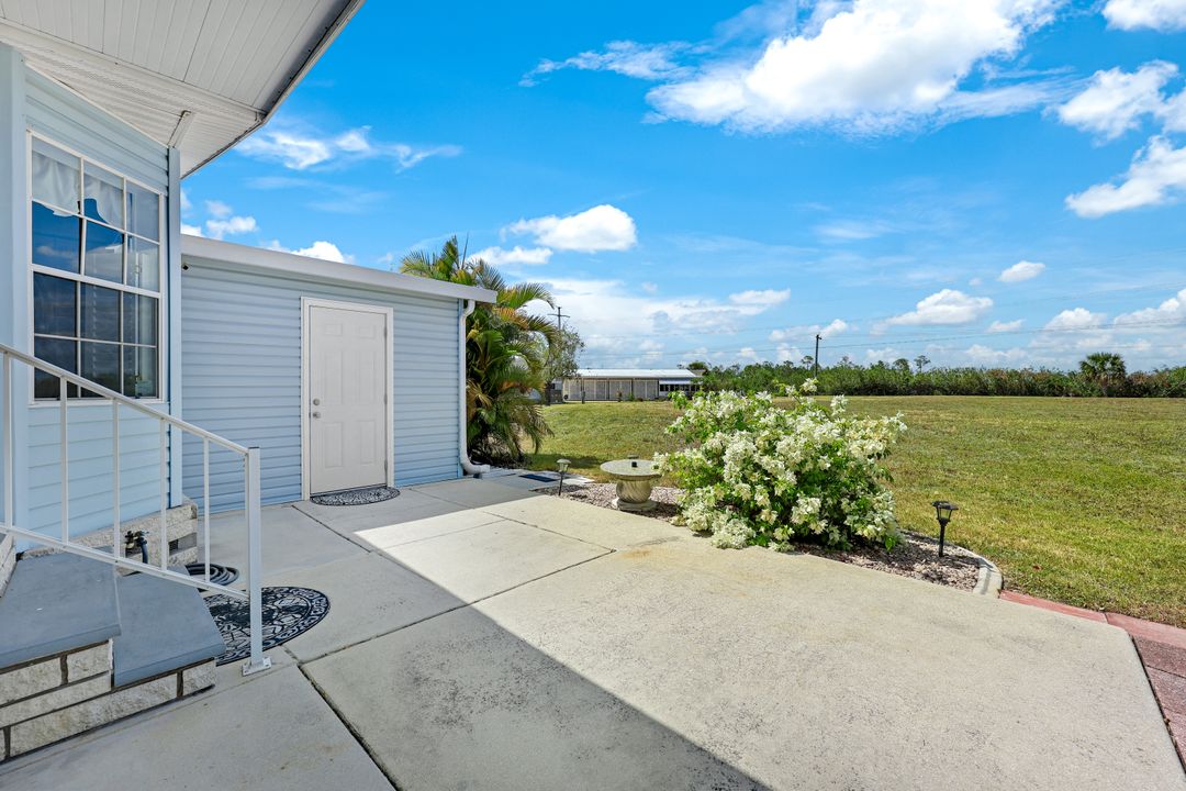 433 Rainbow Dr, North Fort Myers, FL 33903