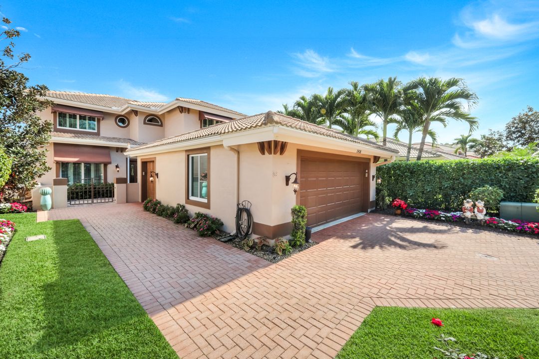 11426 Quail Village Way, Naples, FL 34119