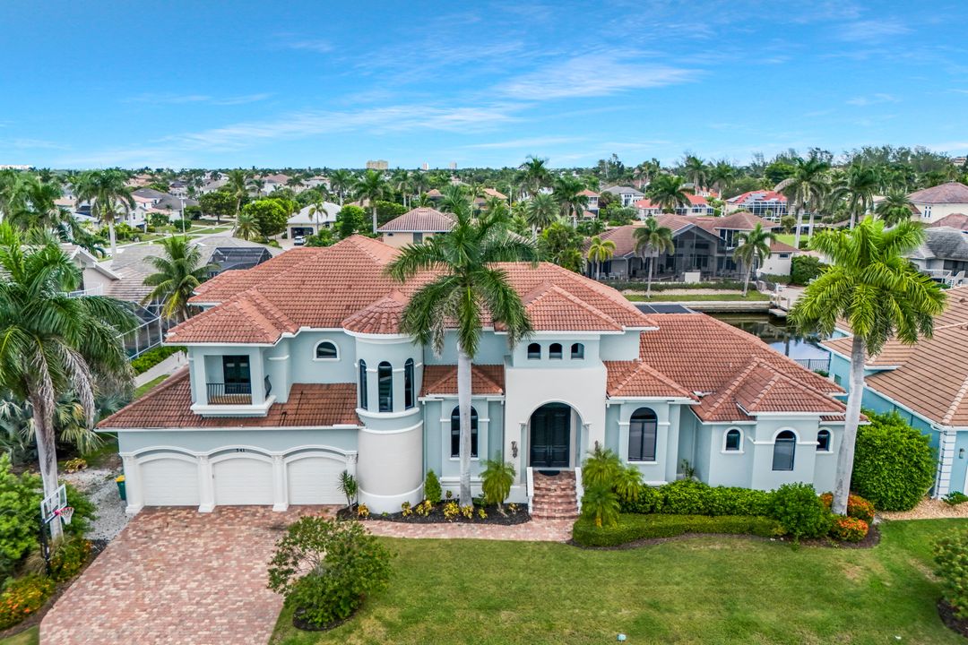 541 Taylor Ct, Marco Island, FL 34145
