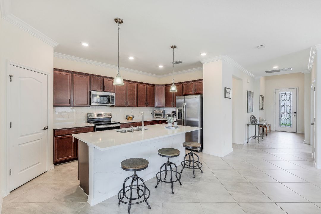 2214 Cara Cara Way, Naples, FL 34120
