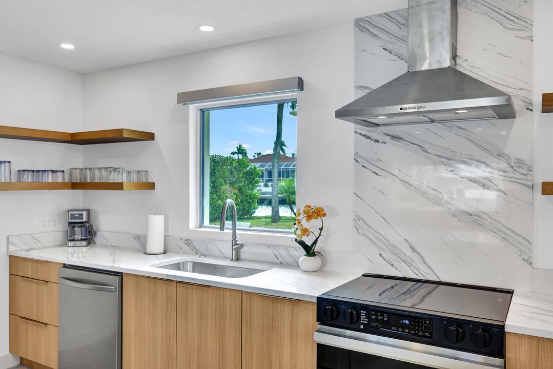 432 Oak Ave, Naples, FL 34108