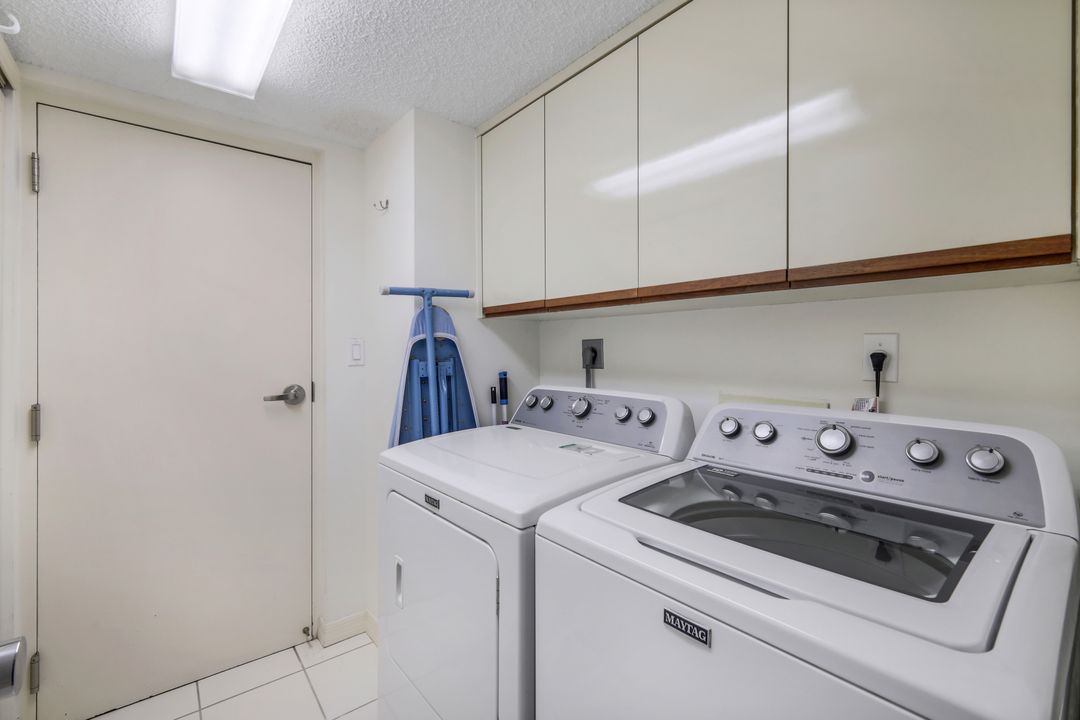 4041 Gulf Shore Blvd N #204, Naples, FL 34103