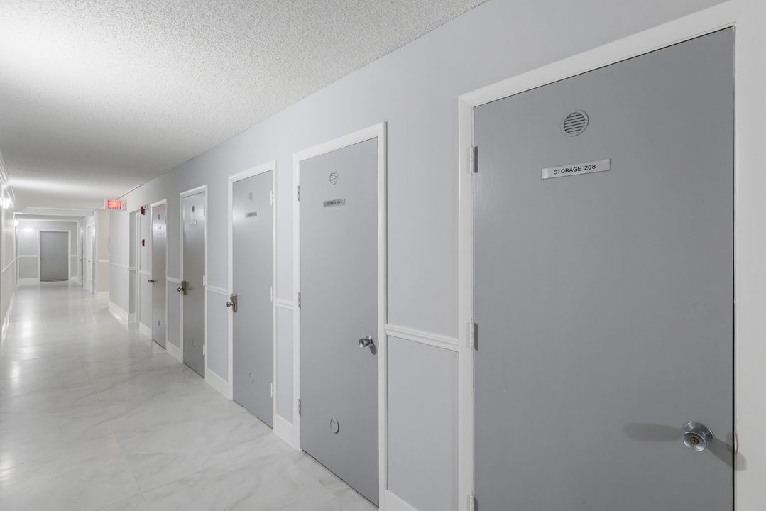 5 Bluebill Ave #208, Naples, FL 34108