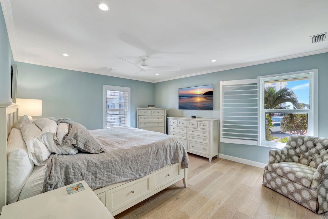 2850 Gulf Shore Blvd N  #201, Naples, FL 34103