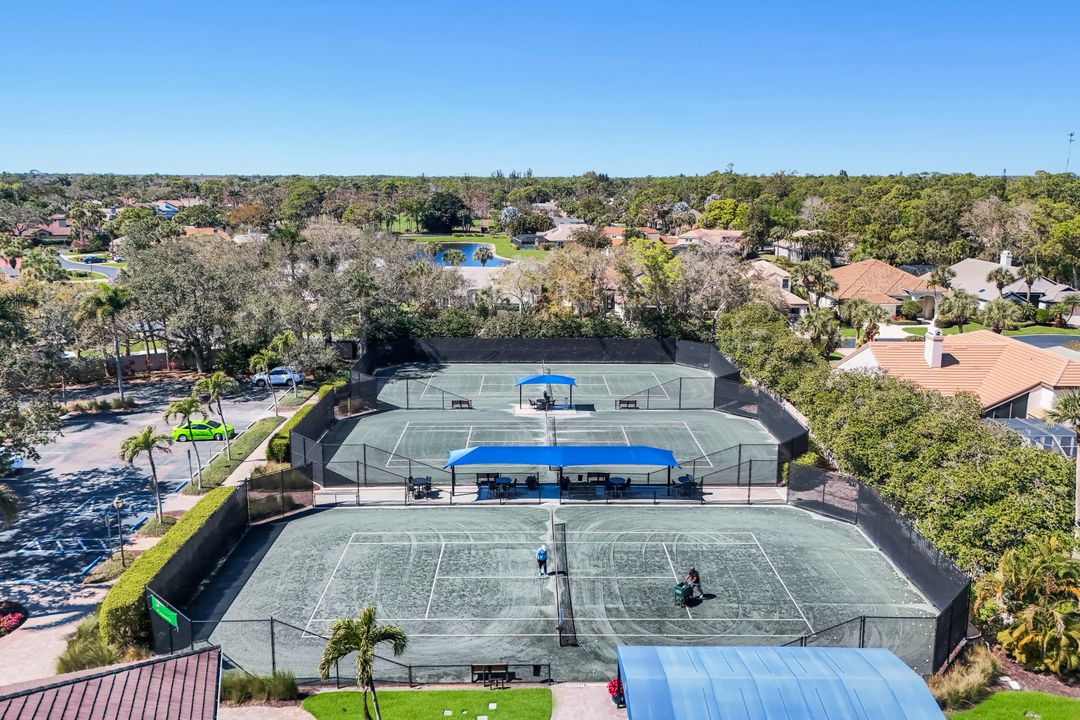 547 Cormorant Cove, Naples, FL 34113