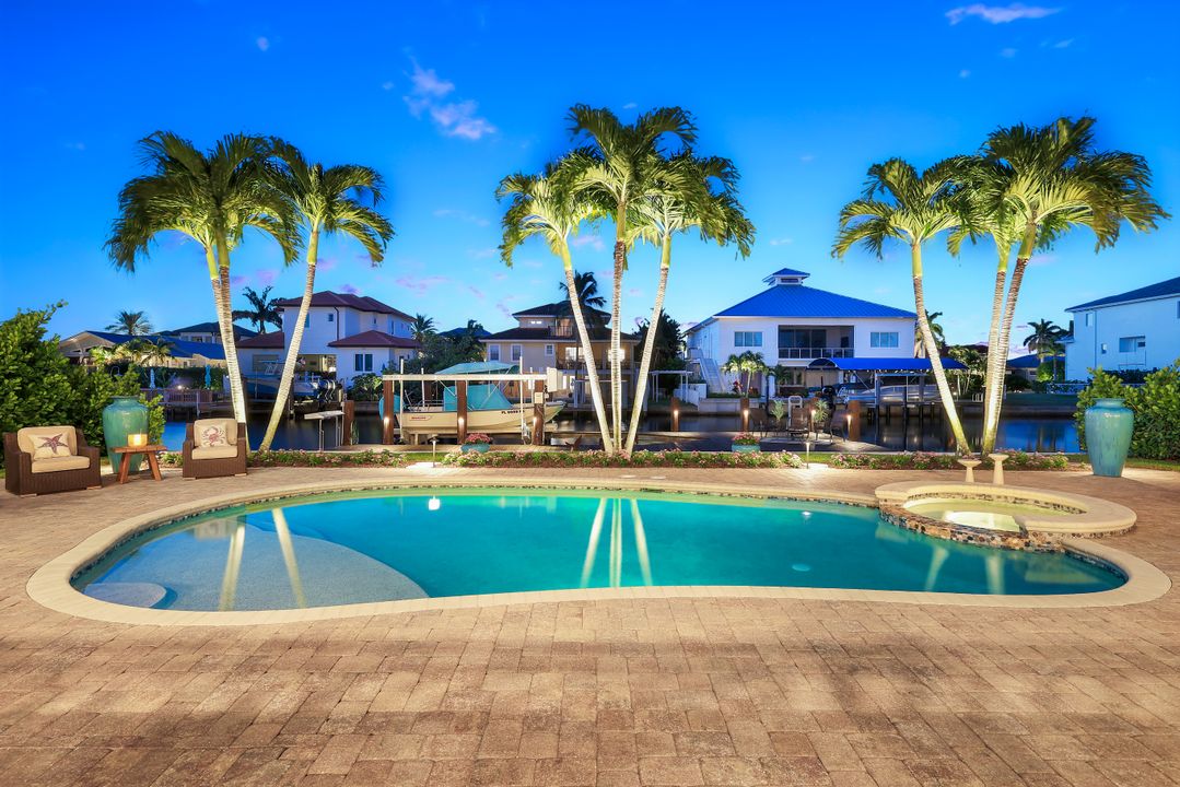 273 Egret Ave, Naples, FL 34108