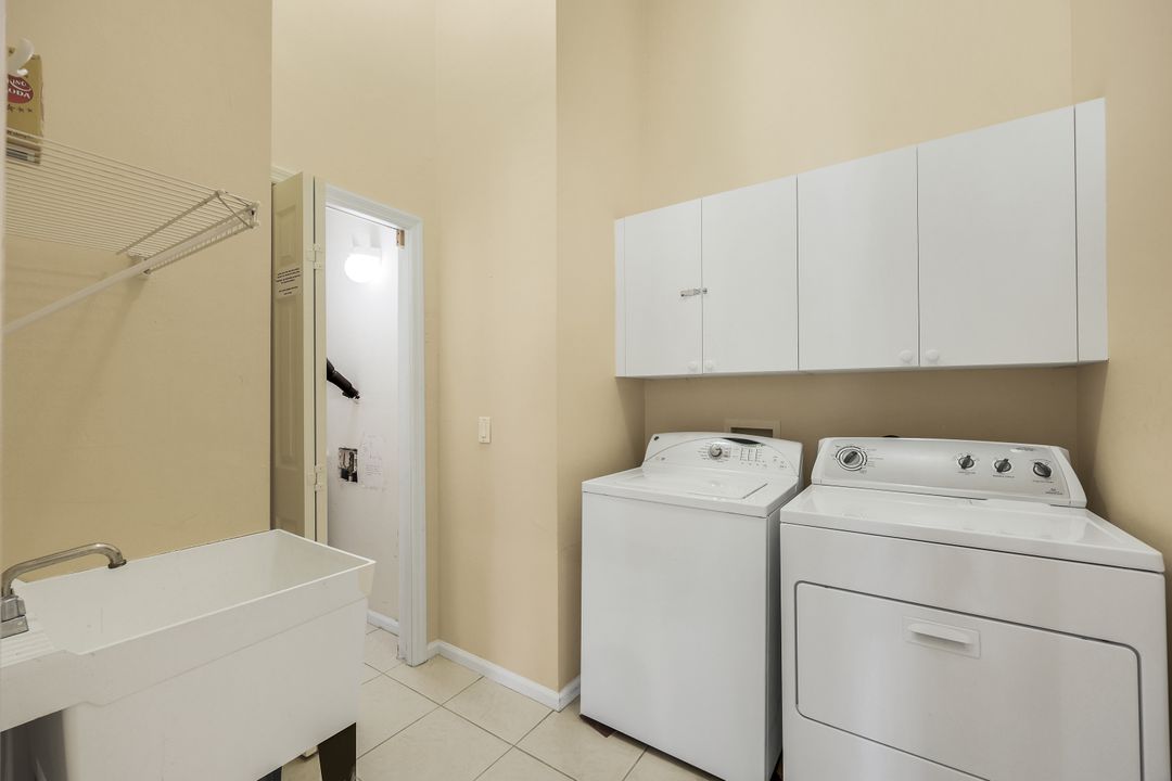 6830 Beach Resort Dr #4, Naples, FL 34114