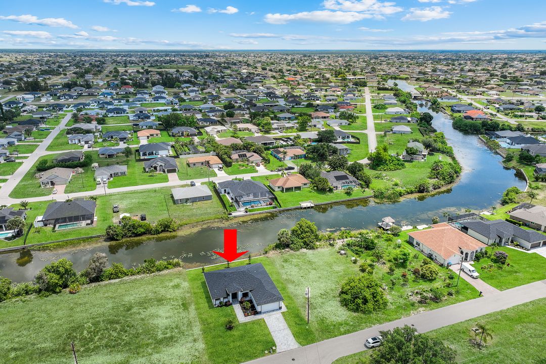 313 NE 5th St, Cape Coral, FL 33990