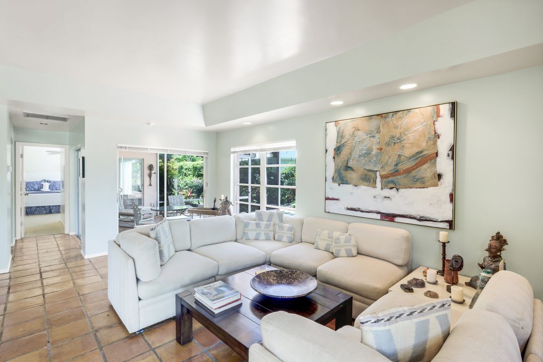 330 Bald Eagle Dr, Naples, FL 34105