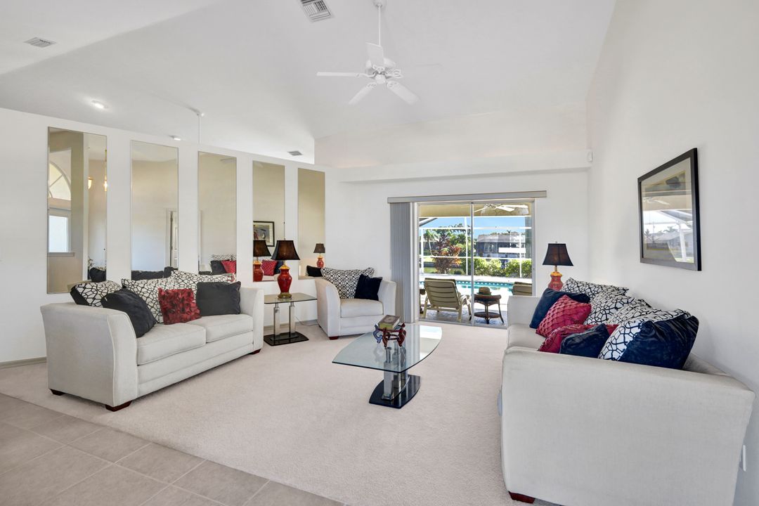 610 Archer Pkwy W, Cape Coral, FL 33904