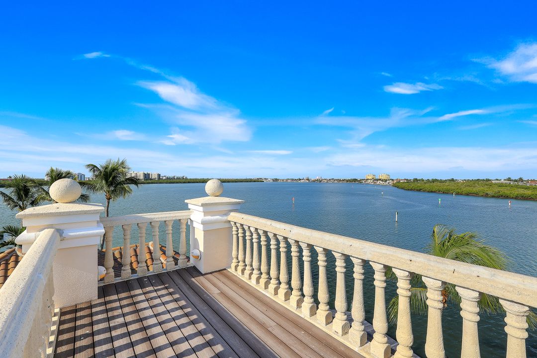 490 Renard Ct, Marco Island, FL 34145