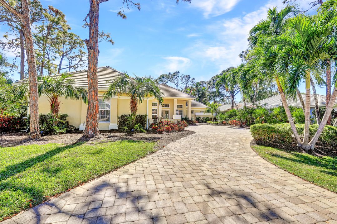 3771 Lakemont Dr, Bonita Springs, FL 34134