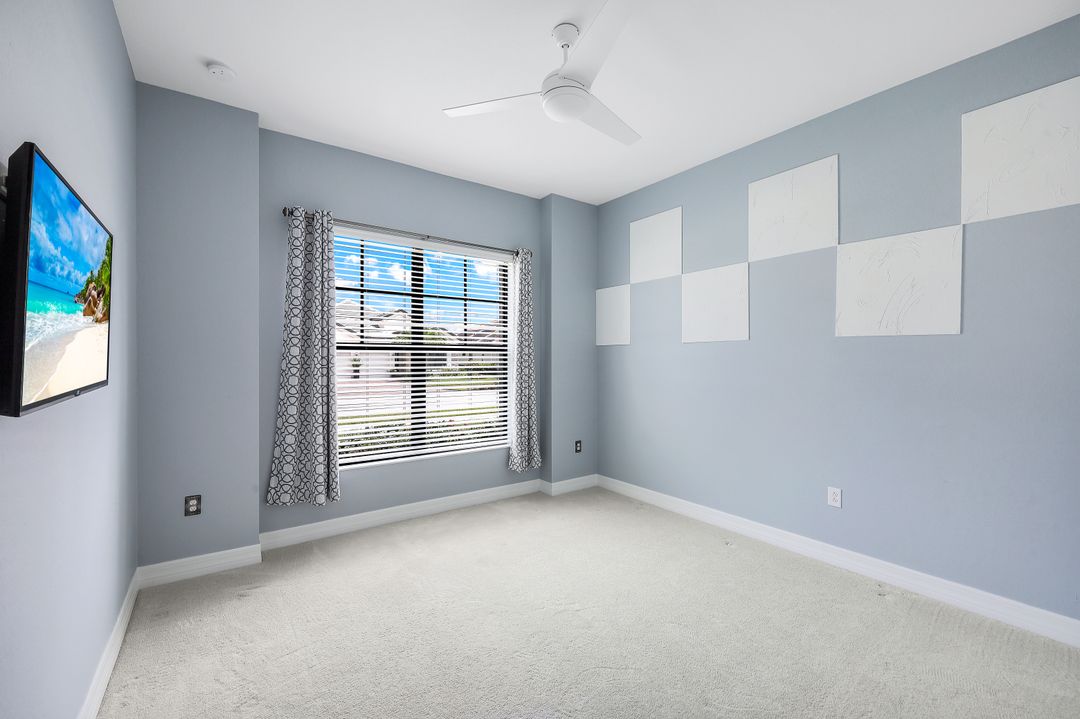 2130 Antigua Ln, Naples, FL 34120