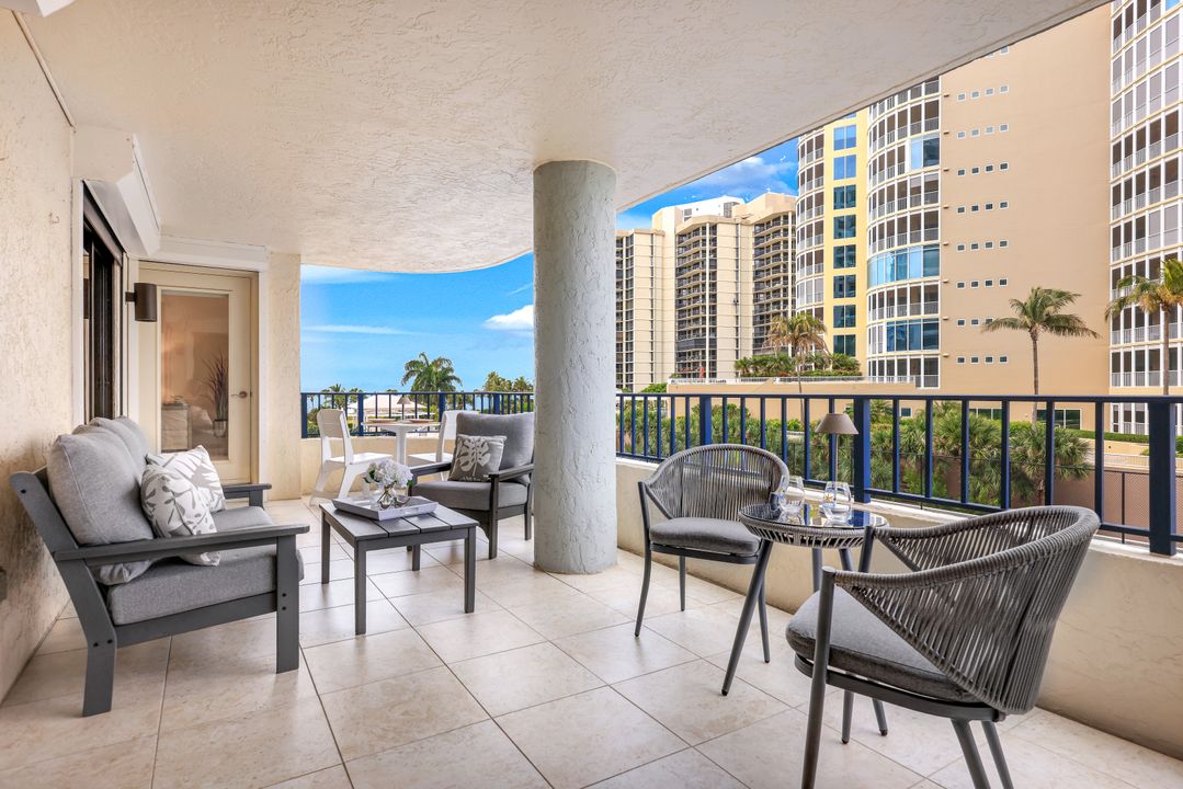 4451 Gulf Shore Blvd N #406, Naples, FL 34103