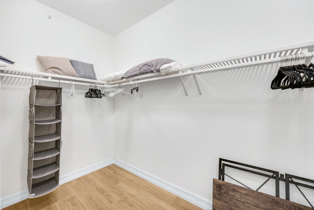 400 Flagship Dr, Naples, FL 34108