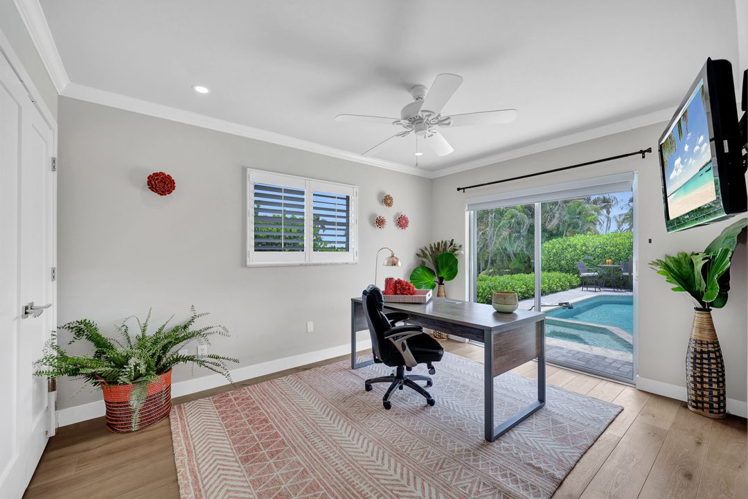 2140 Shad Ct, Naples, FL 34102