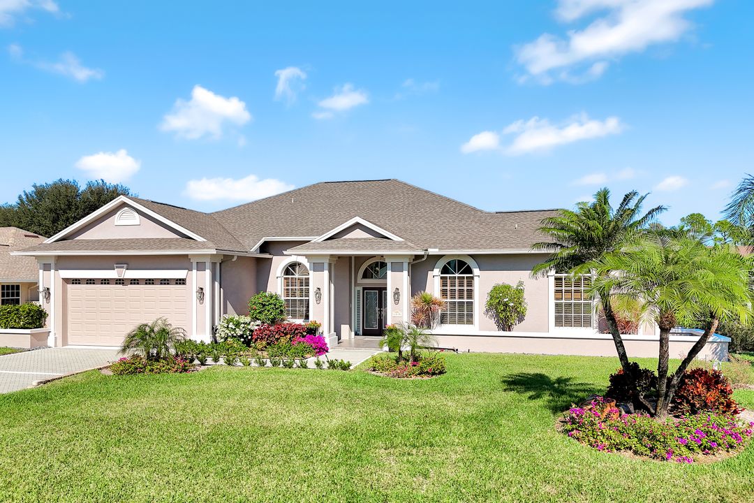 2035 Castle Garden Ln, Naples, FL 34110