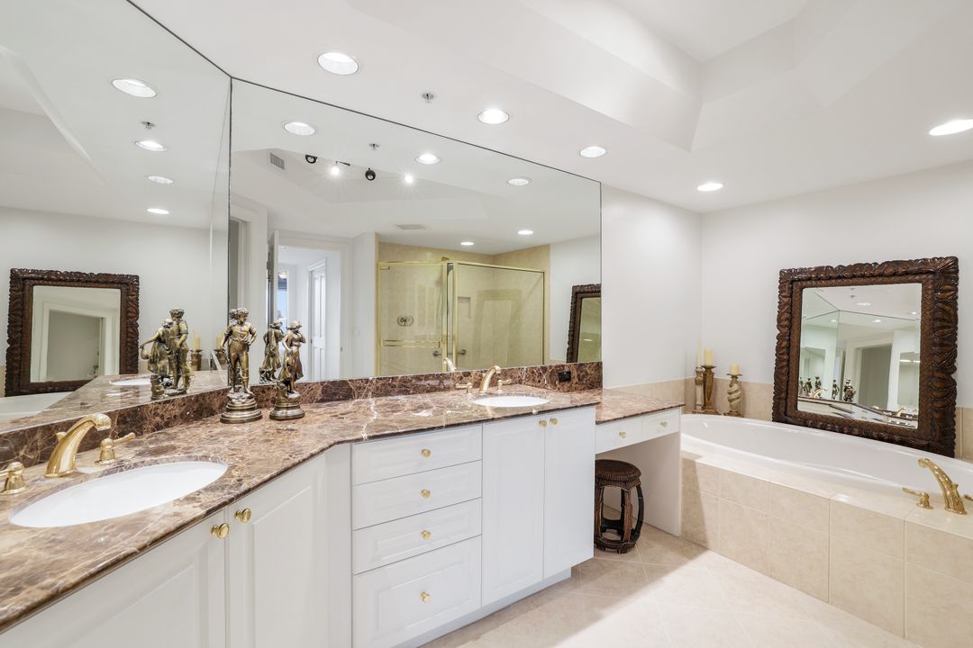 1060 Borghese Ln #1005, Naples, FL 34114