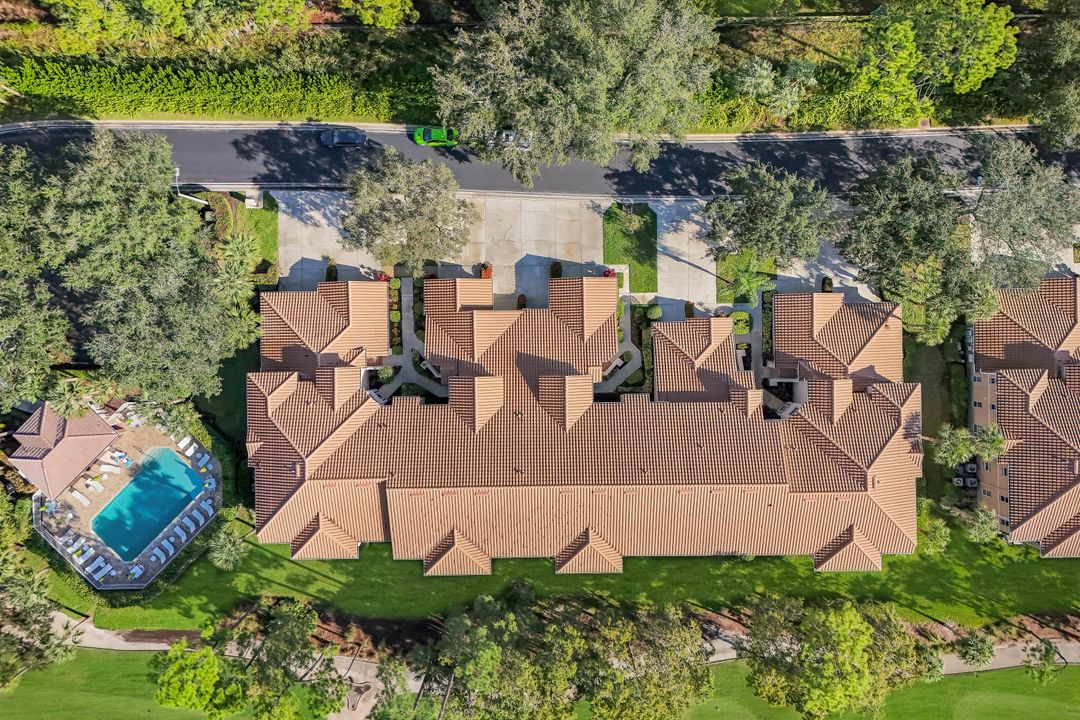 8470 Danbury Blvd #201, Naples, FL 34120