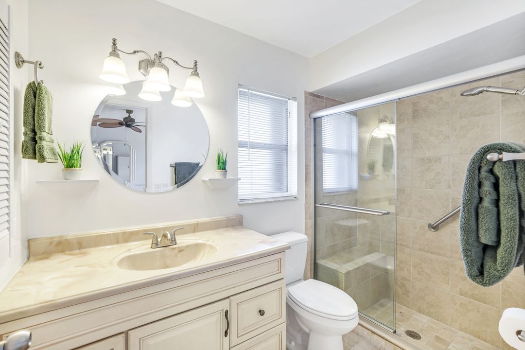 695 104th Ave N, Naples, FL 34108