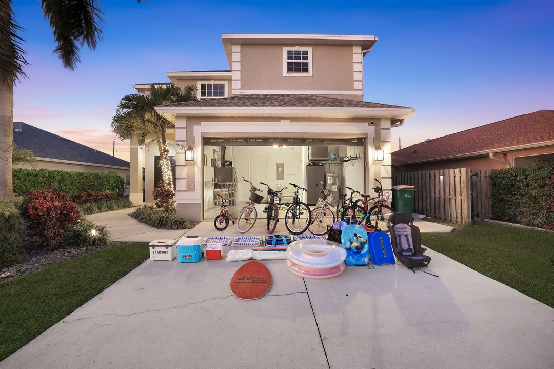 531 105th Ave N, Naples, FL 34108