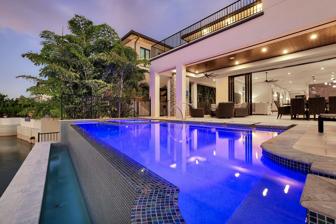 16647 Isola Bella Ln, Naples, FL 34110