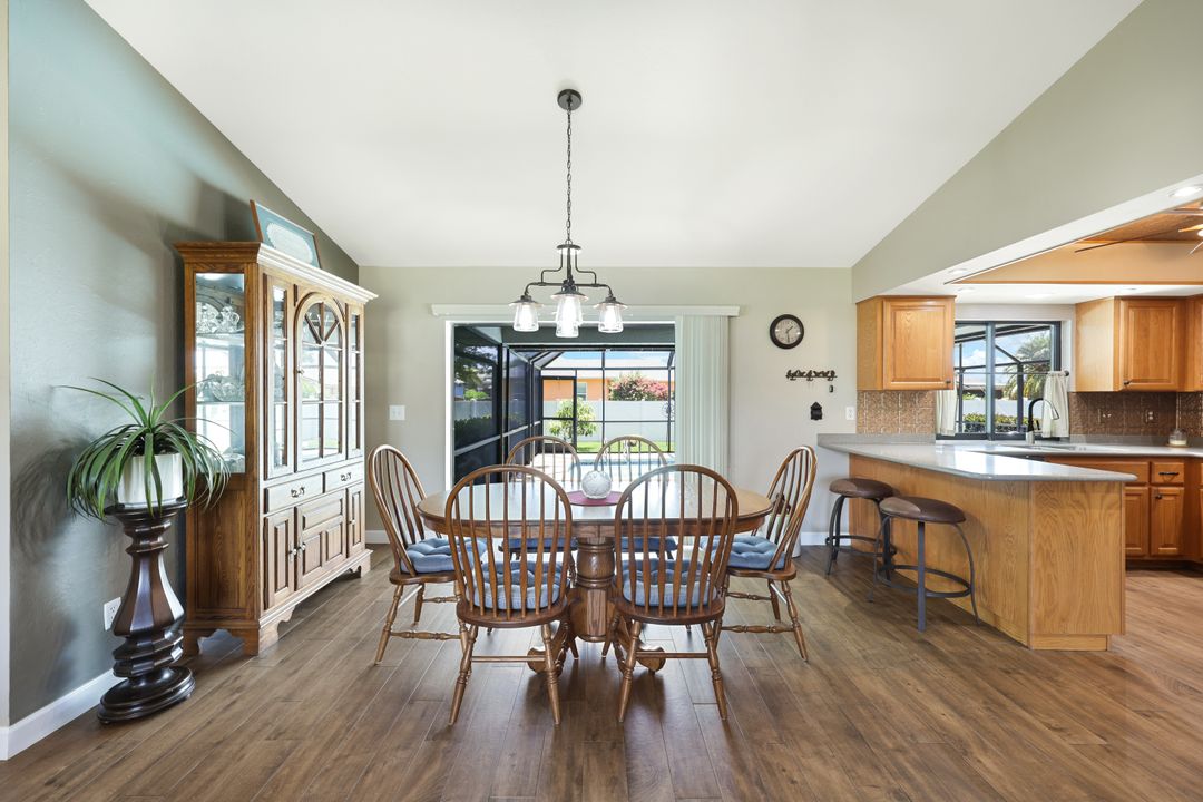 538 SE 1st St, Cape Coral, FL 33990