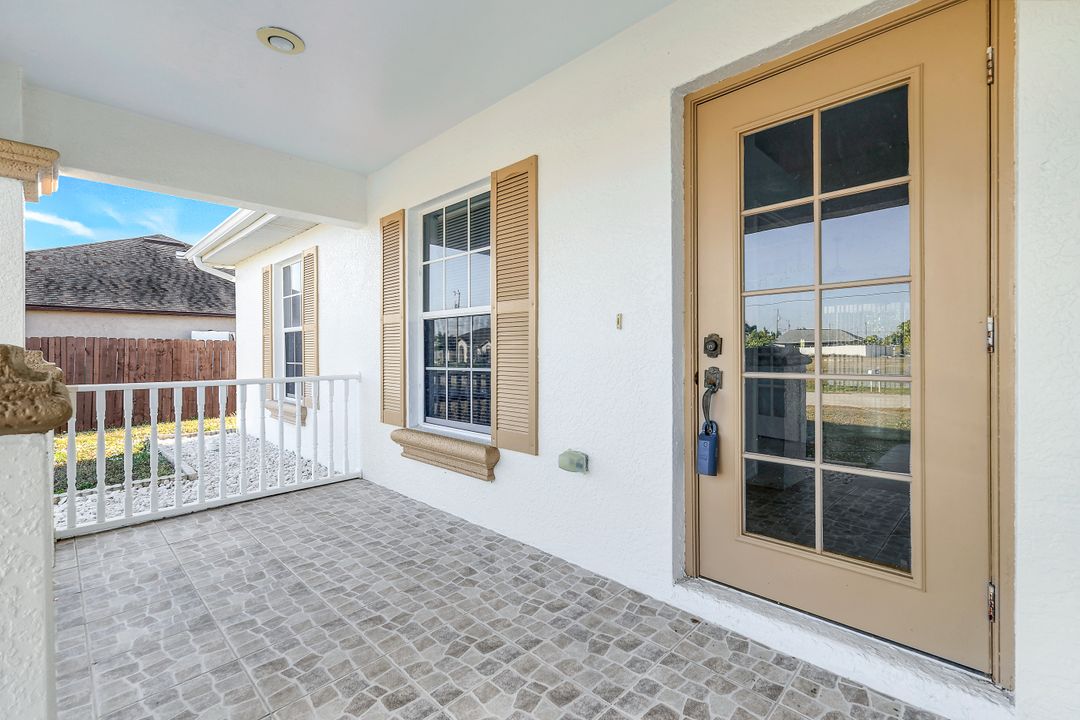 1706 NE 2nd Pl, Cape Coral, FL 33909