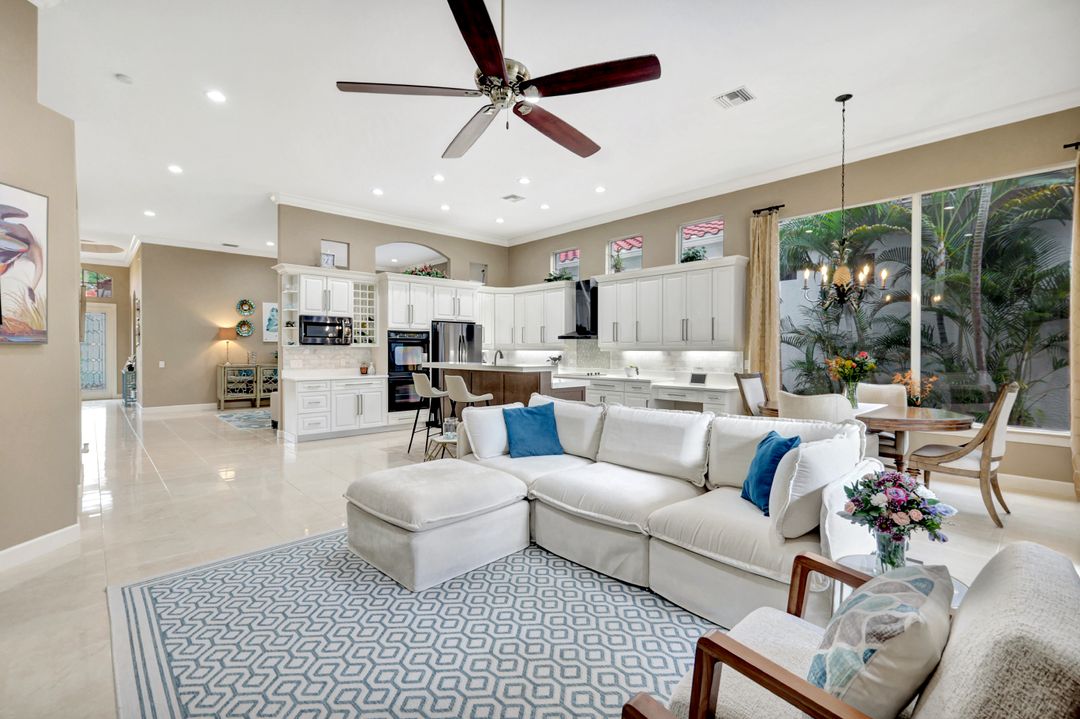 1282 Via Portofino, Naples, FL 34108