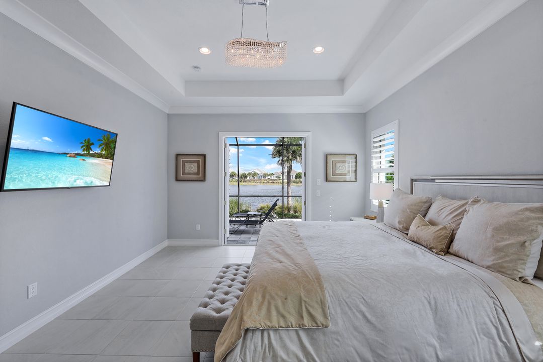 6177 Megans Bay Dr, Naples, FL 34112